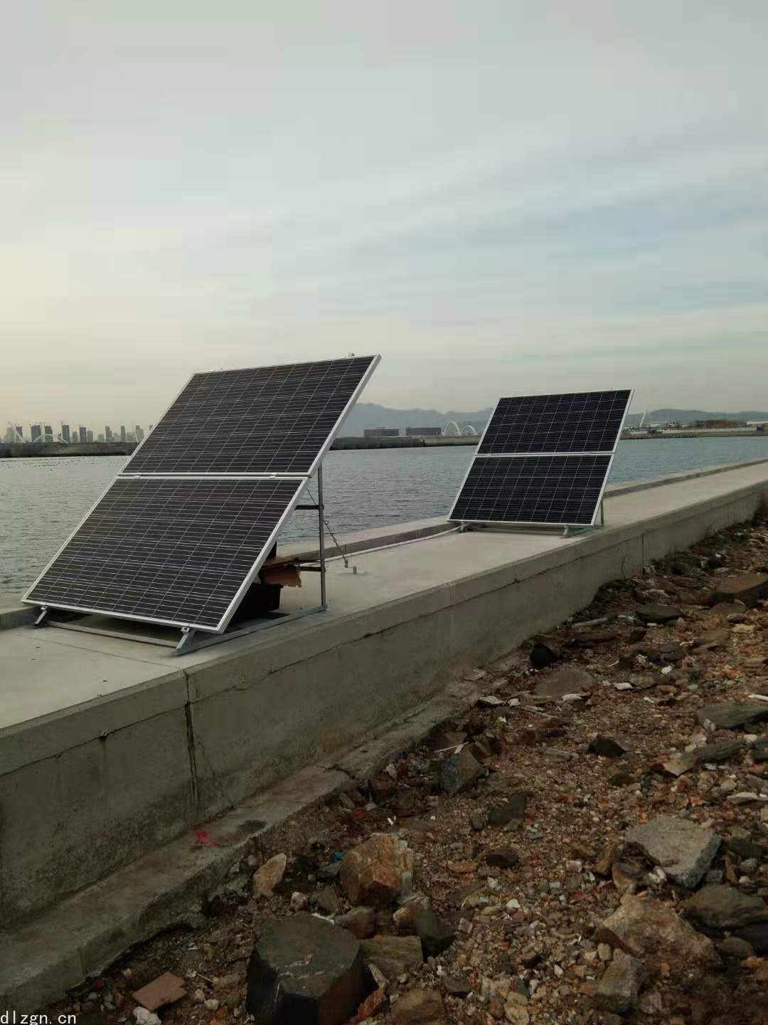 大连船上太阳能发电安装