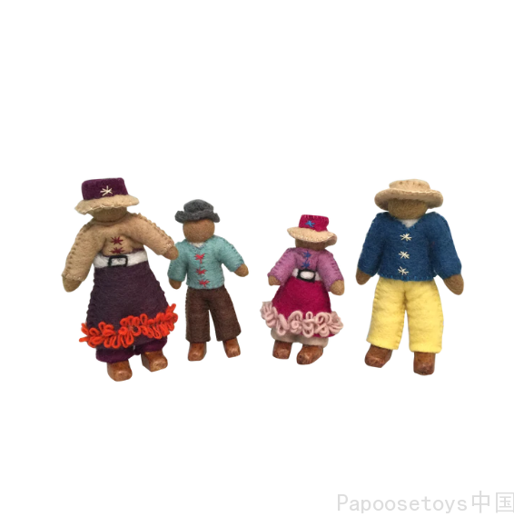 Asian Family 4 Dolls.png