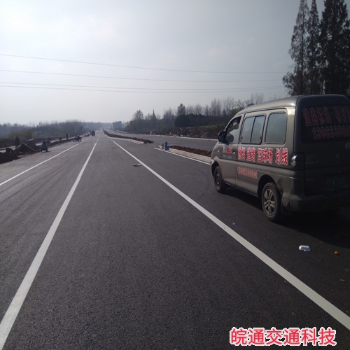 滁州敬梓路道路标线施工