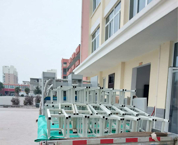 马鞍山姥桥中学小学微机房电脑桌