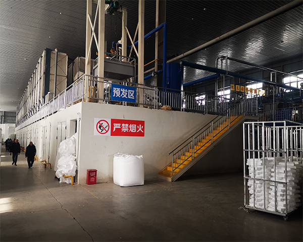 泡沫箱生產(chǎn)車(chē)間設(shè)備展示