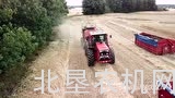 麦赛福格森4840拖拉机配180打捆机作业