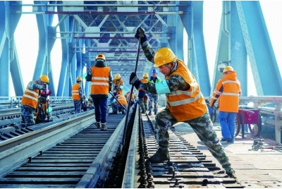 南京长江大桥铁路桥开启“集中修”