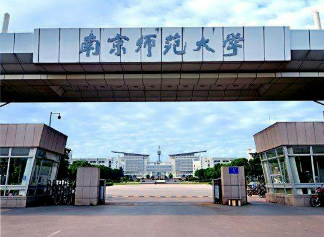 让学生以准大学生的身份真正融入到大学的学习,交流,生活中