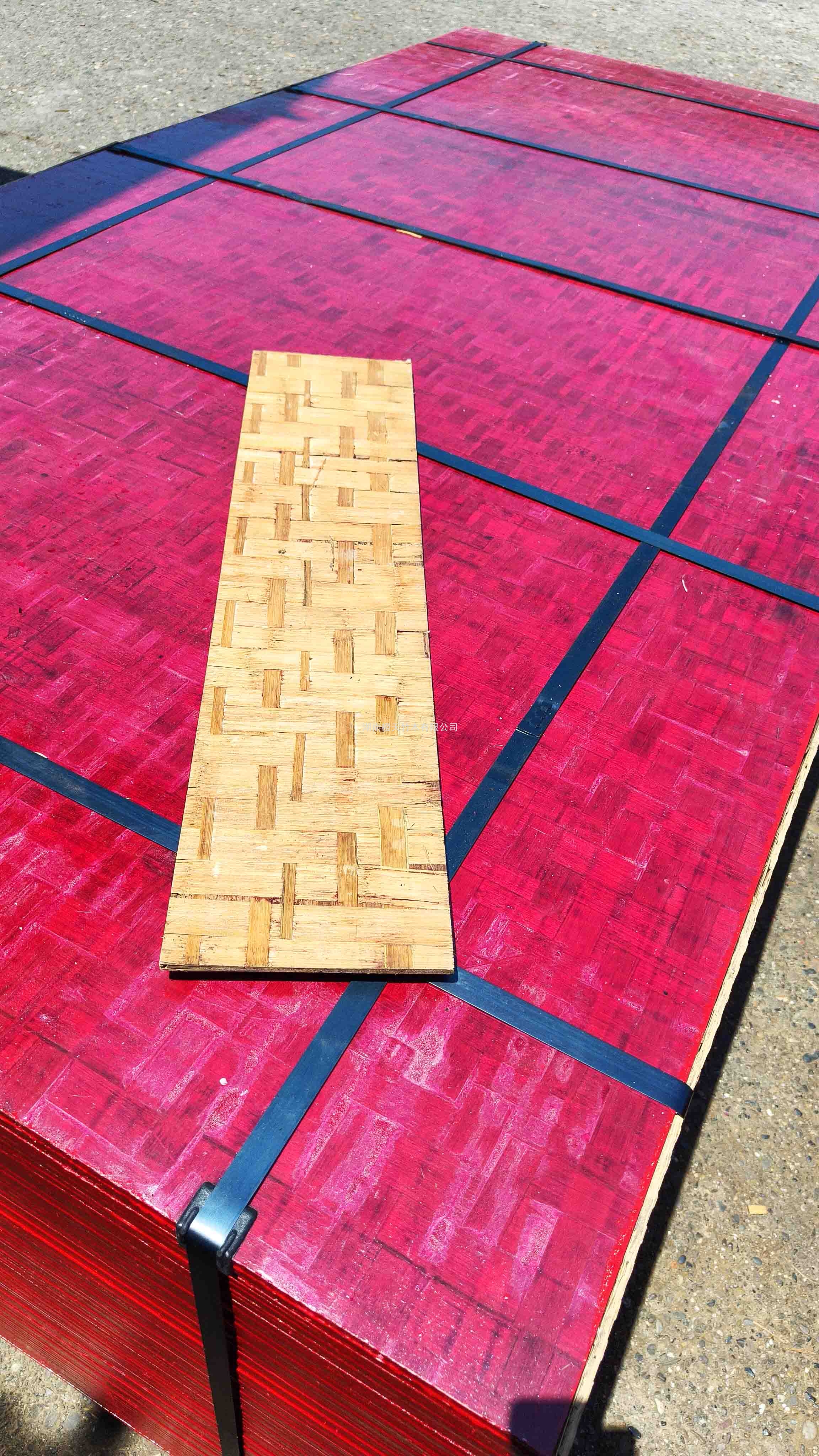 木模板 vs 竹胶板：自建房到高层的选材黄金法则！