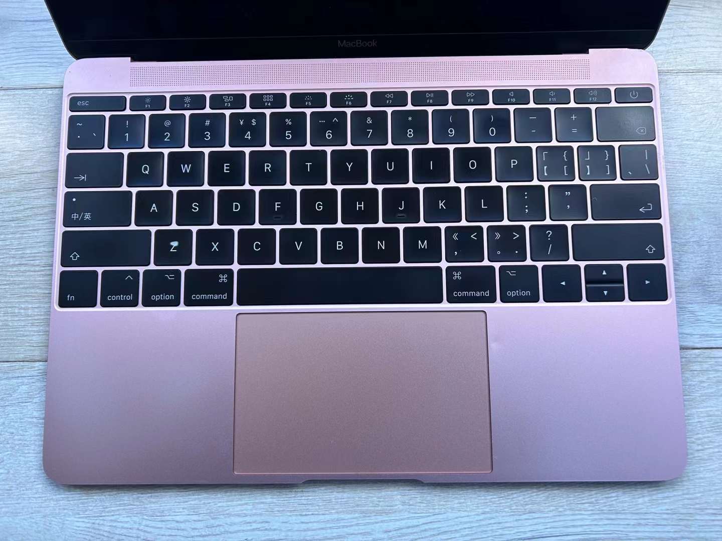 苹果笔记本电脑，macbook12寸，2017款顶配，瑞Tina高清显示屏