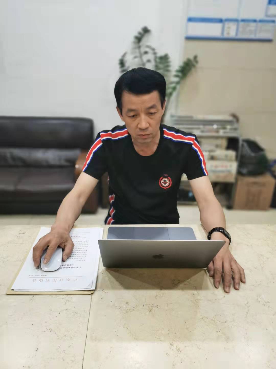 作家王伟长篇小说《追梦》待出版