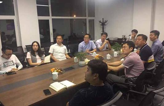 人社局领导带队开展“智慧医疗、健康养老”