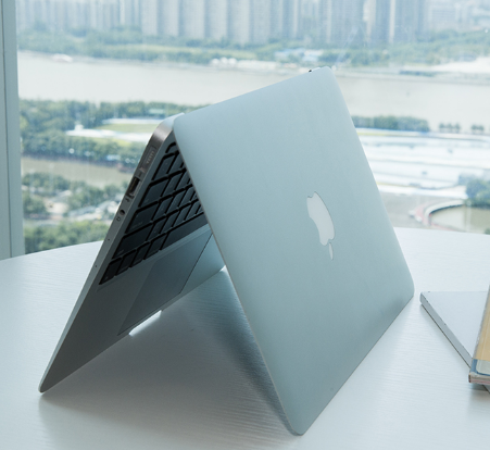 苹果笔记本air13寸轻薄款200元/天
