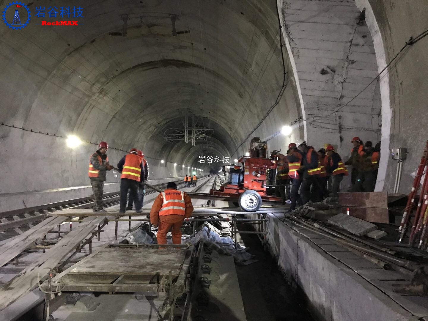 高鐵隧道運營期水壓致裂法測試